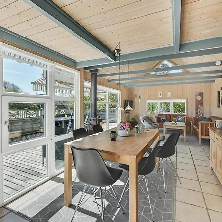 Сasa de vacaciones 2 Bedroom Lovely In Hemmet